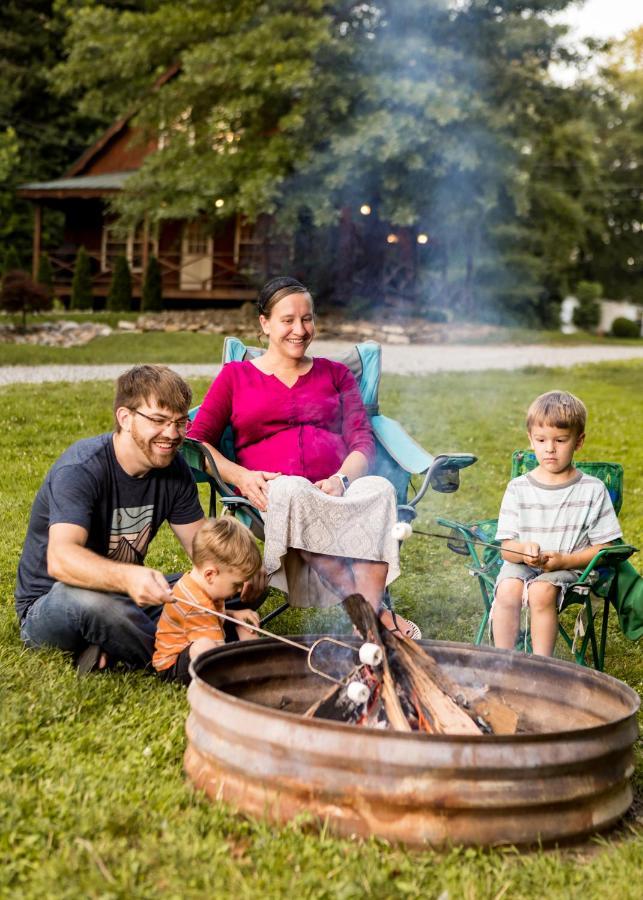 Blue Spruce . Trailside Lodging Villa Millersburg Exterior foto